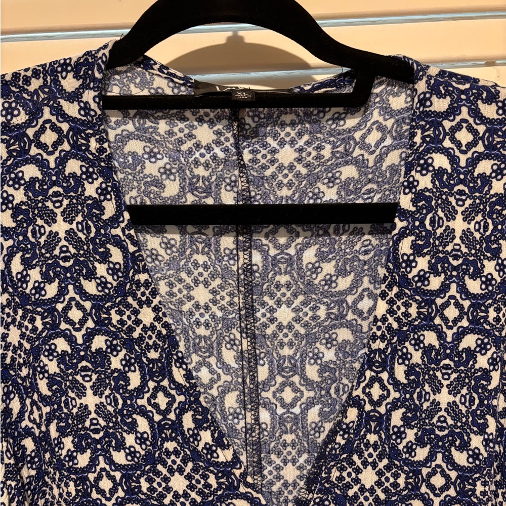 Stretchy Blue & White Printed Women's Dress with bell sleeves & tie - Picture 5 of 8